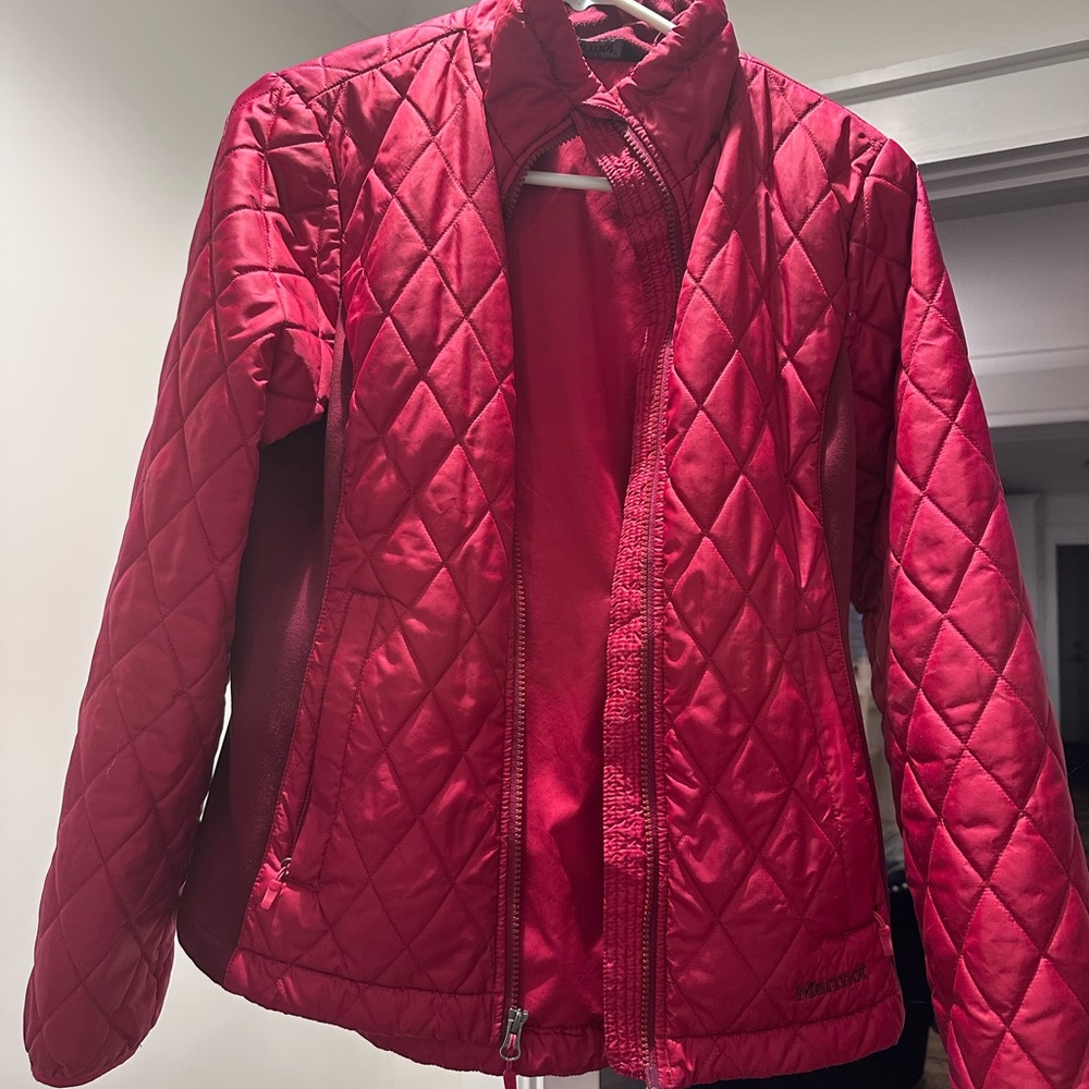 Marmot Women's Quilted Puffer Jacket in Red